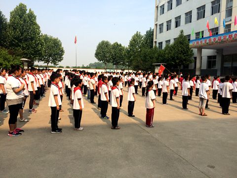 ũ������ׯ��̫��Сѧ���ȶӾ����¶�Ա�����ʽ